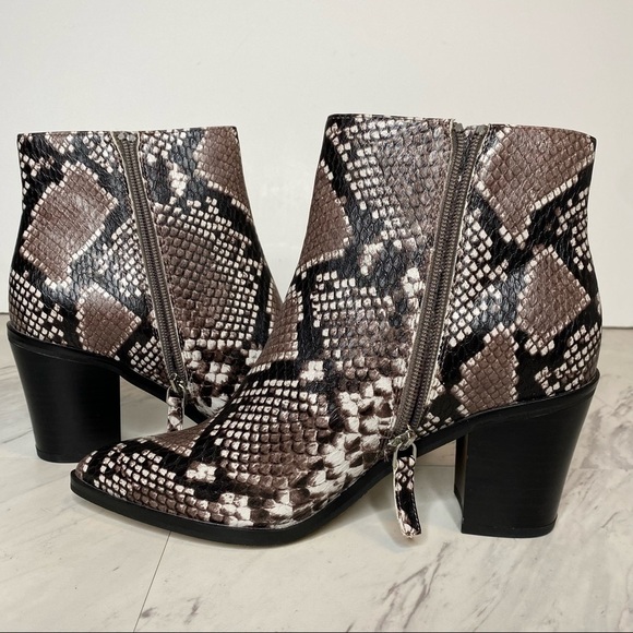 New! Treasure & Bond Braxten Snake Print Faux Leather Bootie 8M - Picture 8 of 13